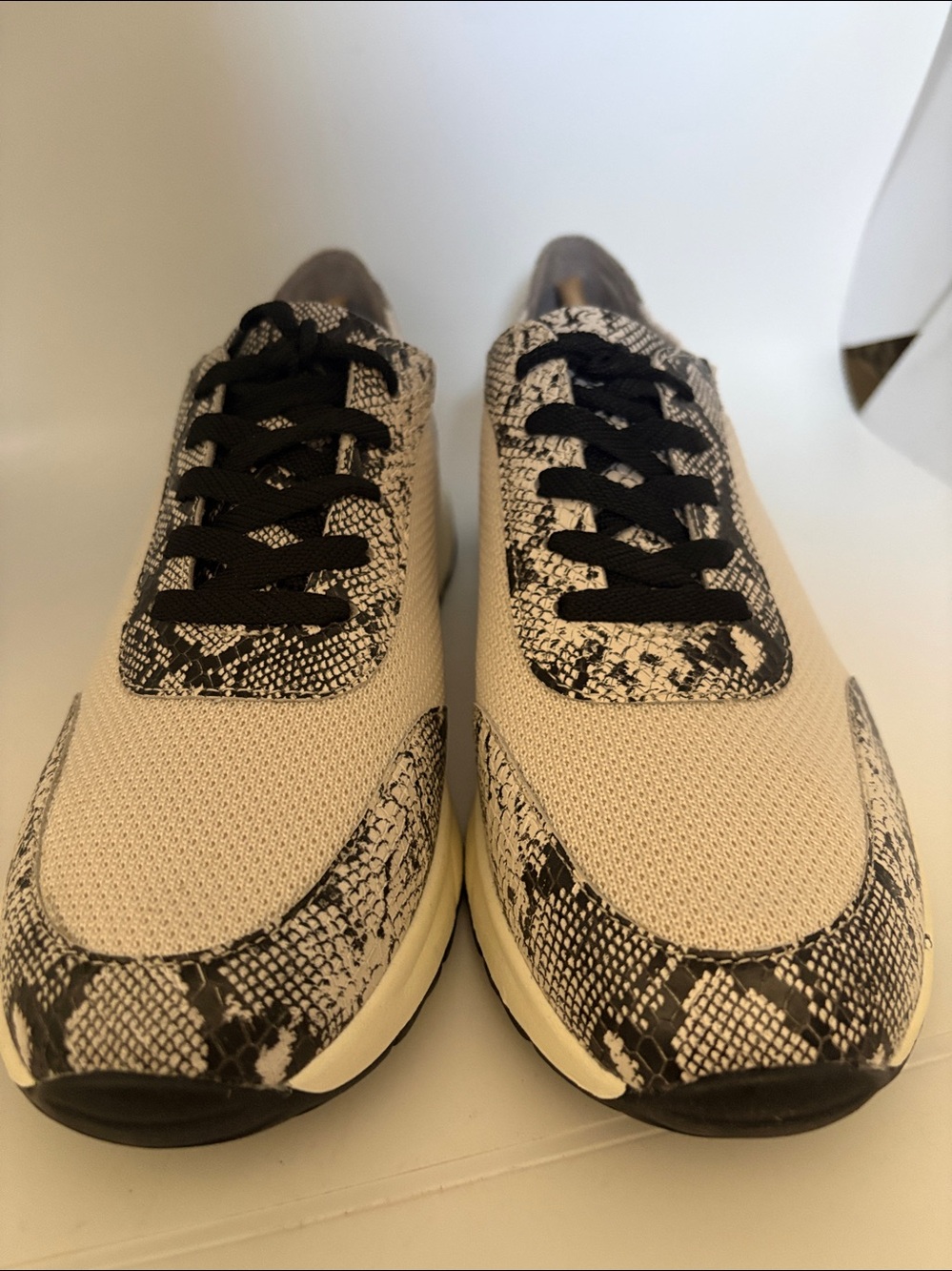NIB Naturalizer Sibley Alabaster Snakeskin print Sneakers 8.5